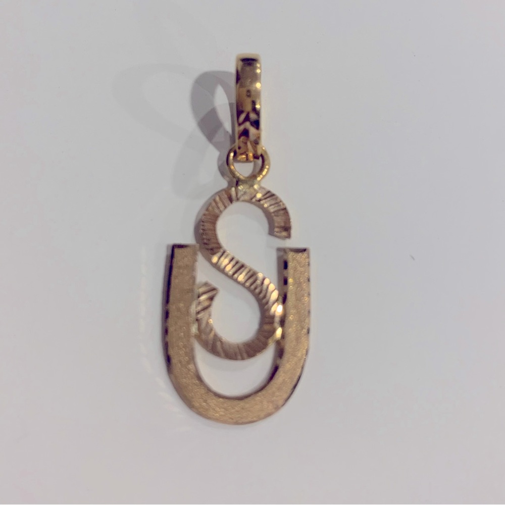 ‘What to Do With Your Ex’s Things?’ *Real Gold